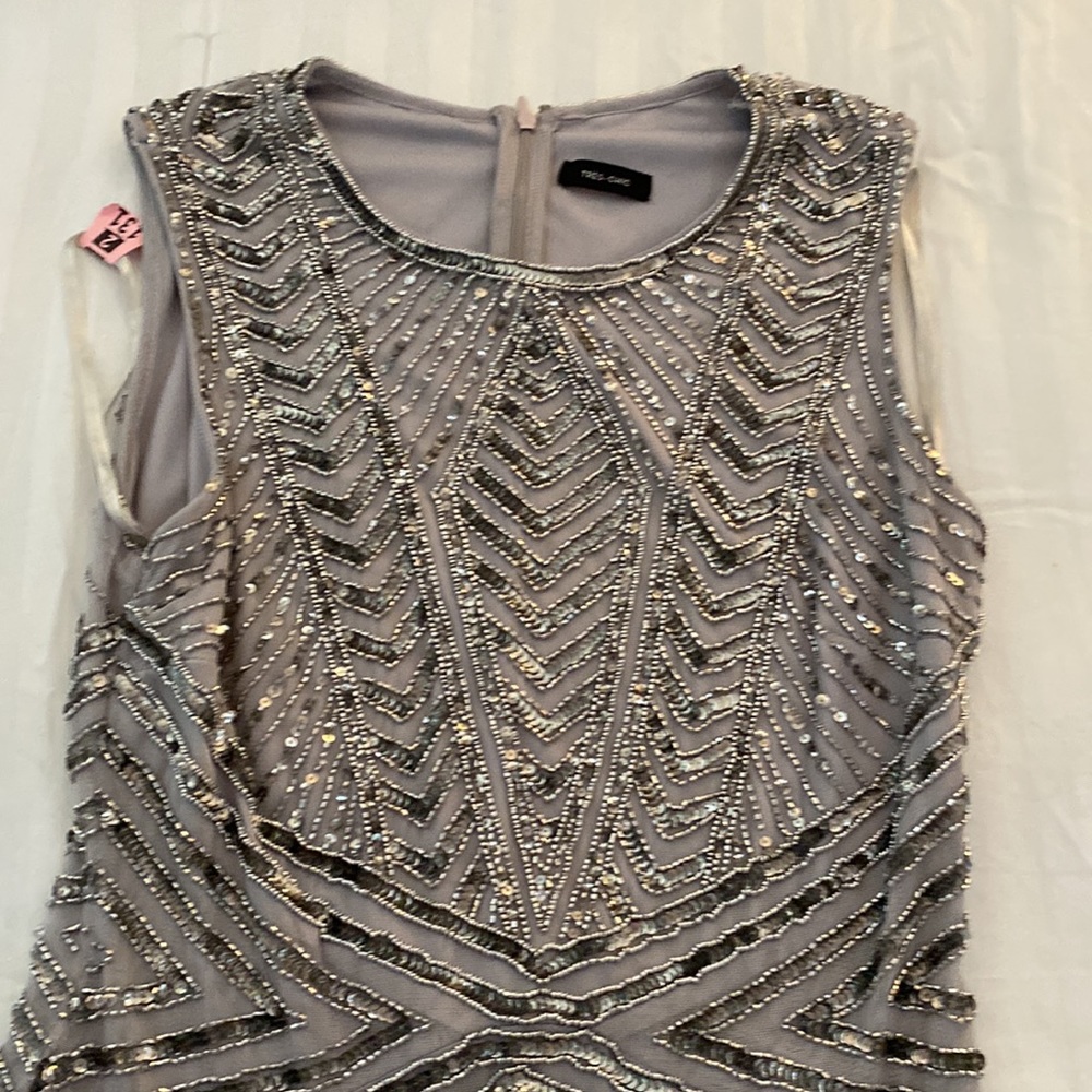Evening Elegant long dress Très chic design Grey sequence with a flair bottom . - Picture 16 of 17
